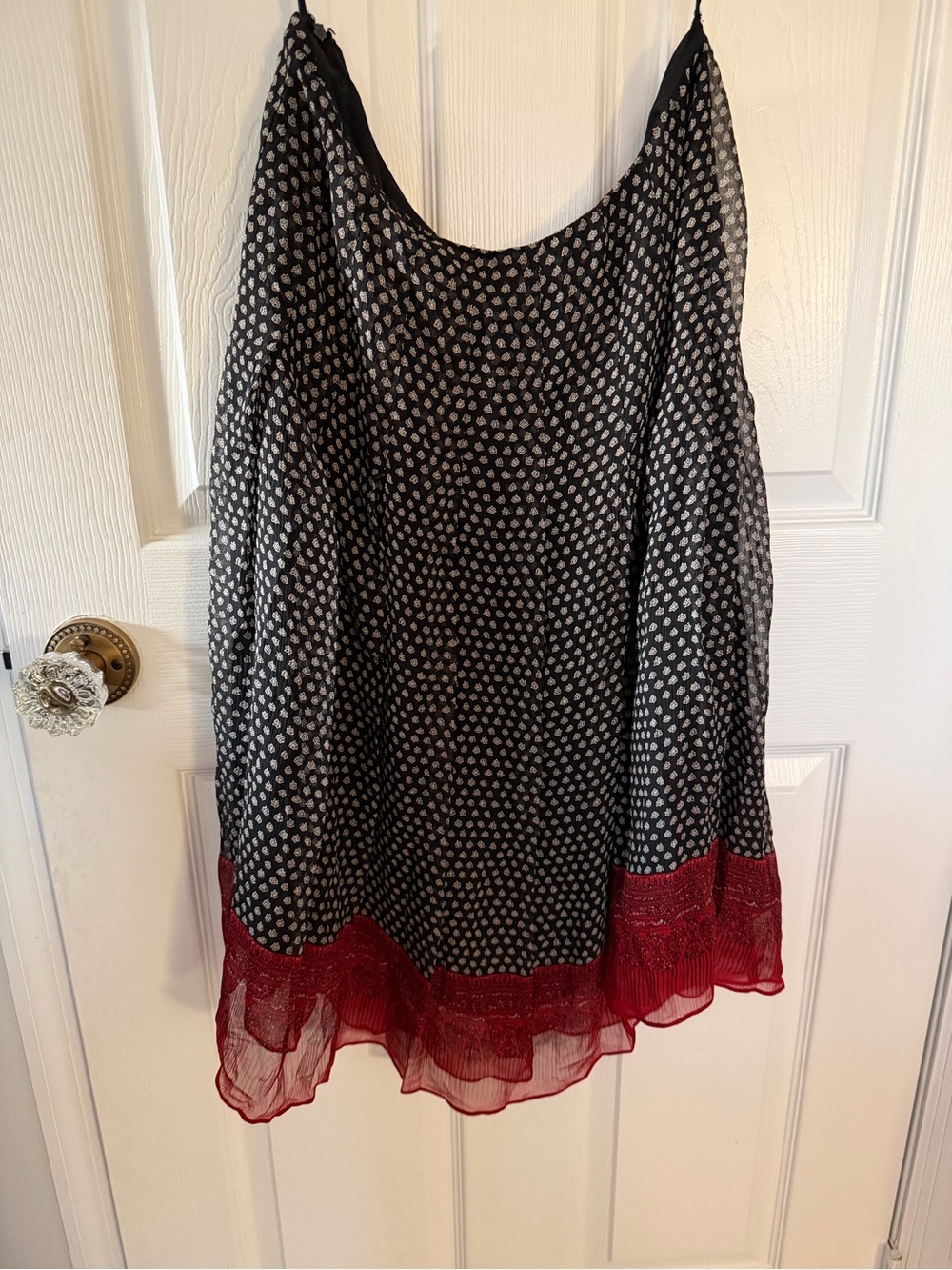 NWT Anne Klein Black Printed Silk skirt with Red Hem. size 10 brand new